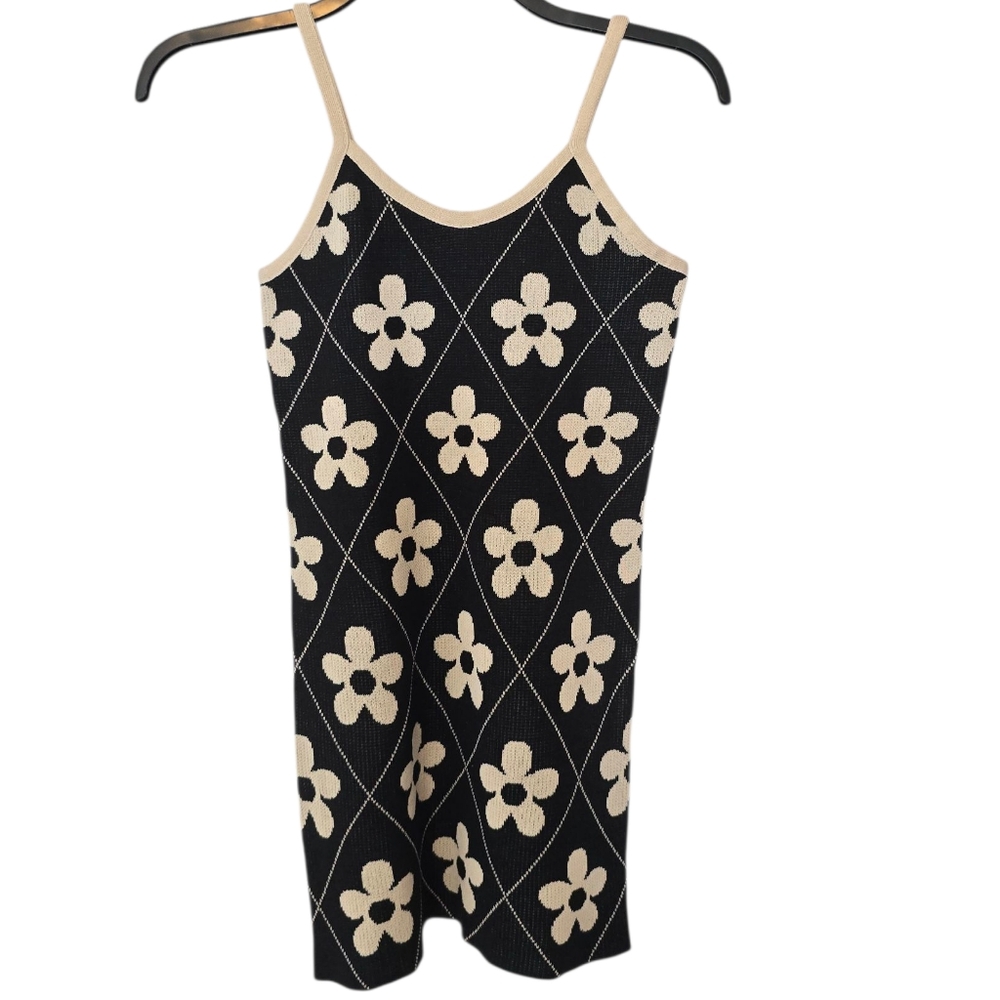 3/$15 Floral Black And White Knit Mini Dress Size Xs